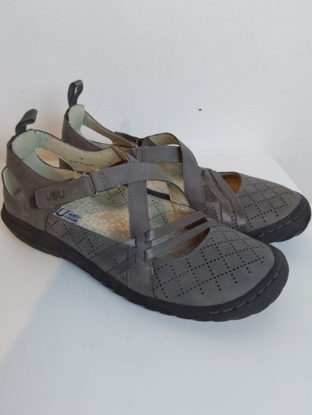 JBU| Womens Gray Perforated Comfort Mary Jane Memory Foam Sandals 7